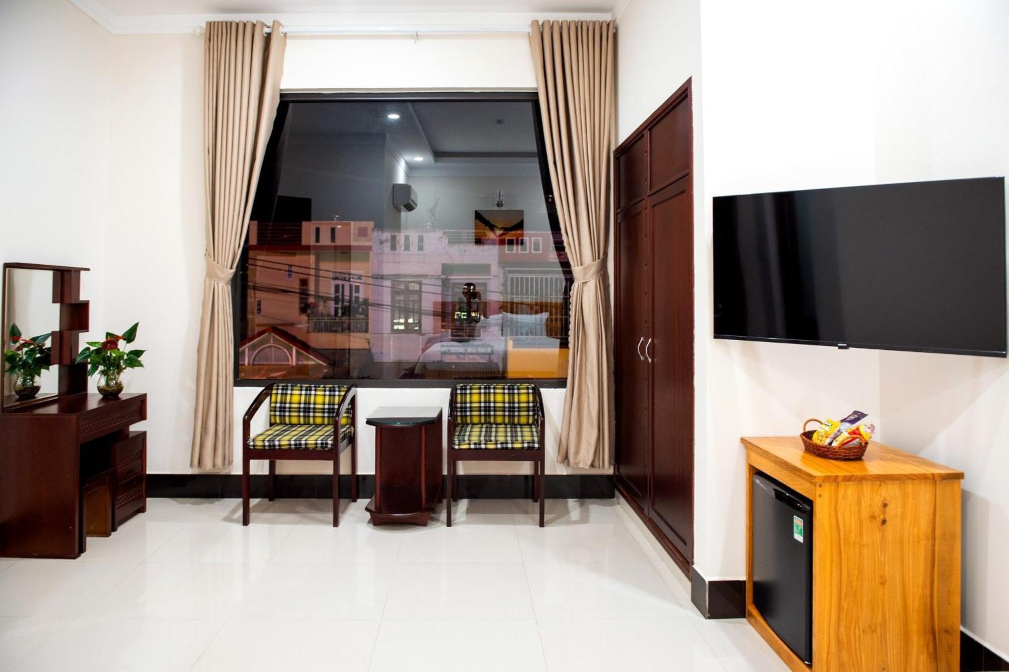 Minh Lam Hotel Pleiku Exterior photo